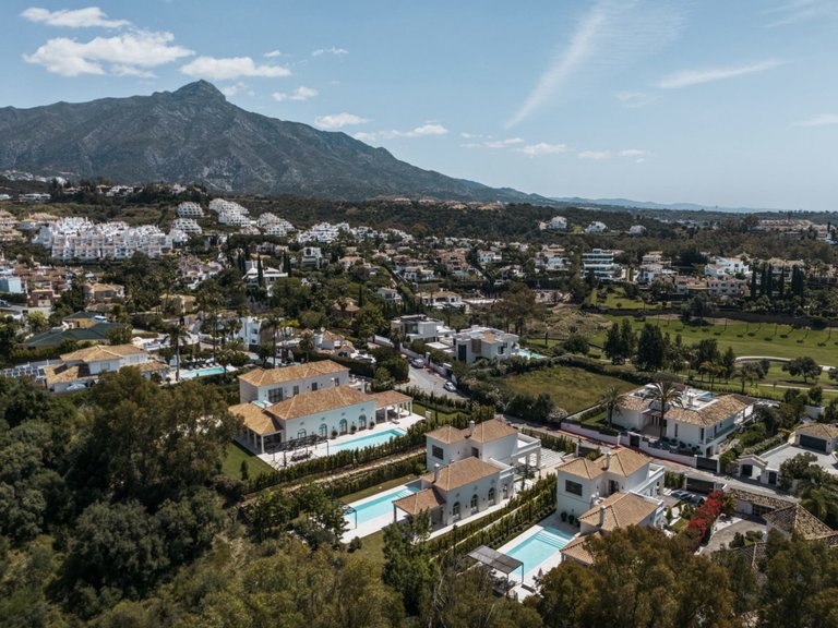 Apartment for Sale  in Marbella, Malaga 30
