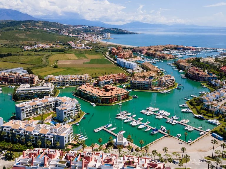 Apartment for Sale  in Estepona, Malaga 30