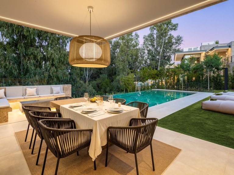Apartment for Sale  in Marbella, Malaga 34