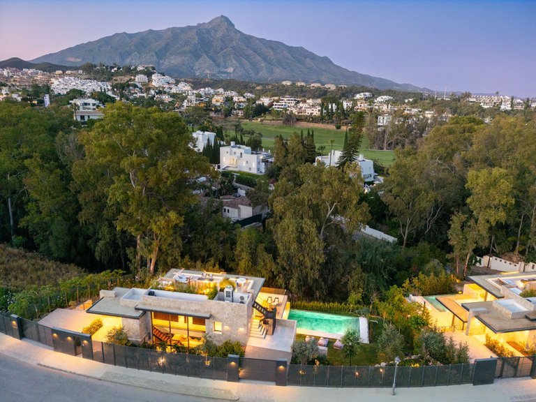 Apartment for Sale  in Marbella, Malaga 39