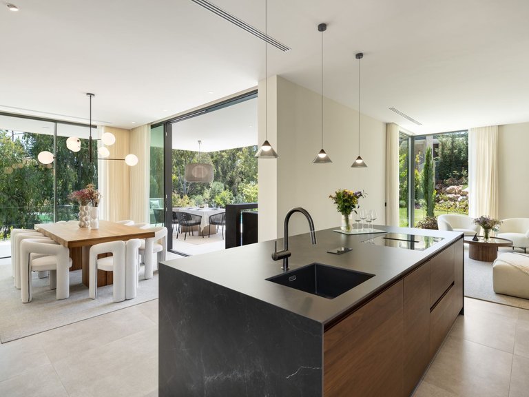 Apartment for Sale  in Marbella, Malaga 10
