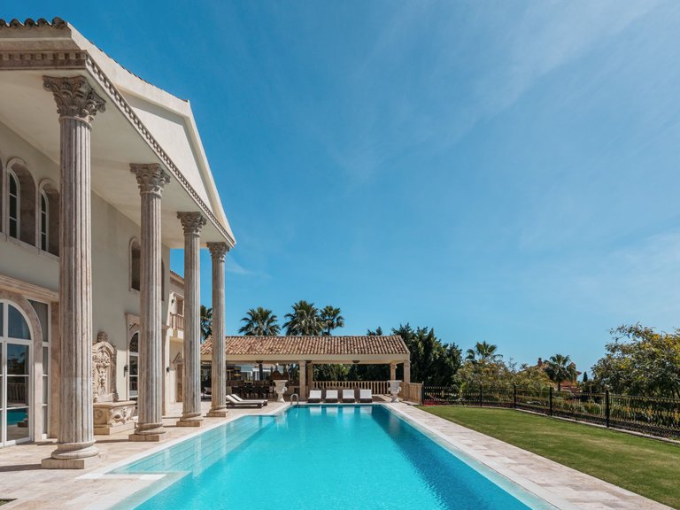 Apartment for Sale  in Marbella, Malaga 10
