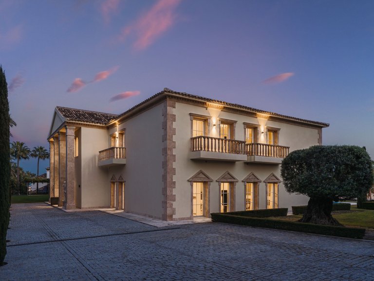 Apartment for Sale  in Marbella, Malaga 41