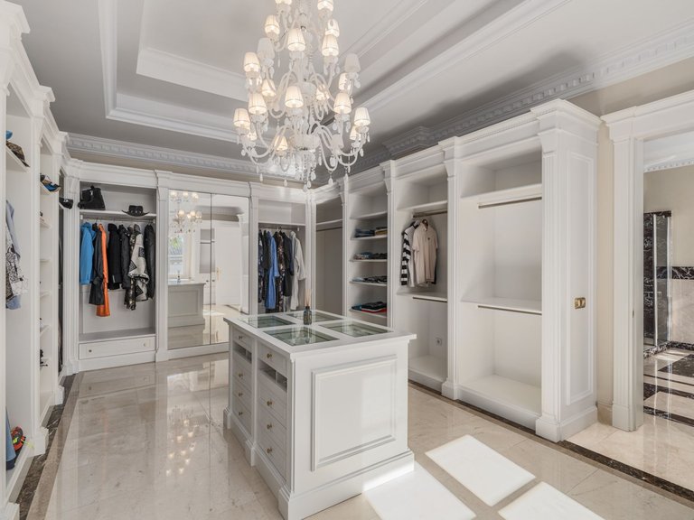 Apartment for Sale  in Marbella, Malaga 27
