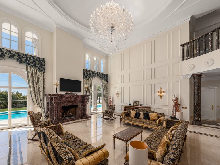Apartment for Sale  in Marbella, Malaga 18