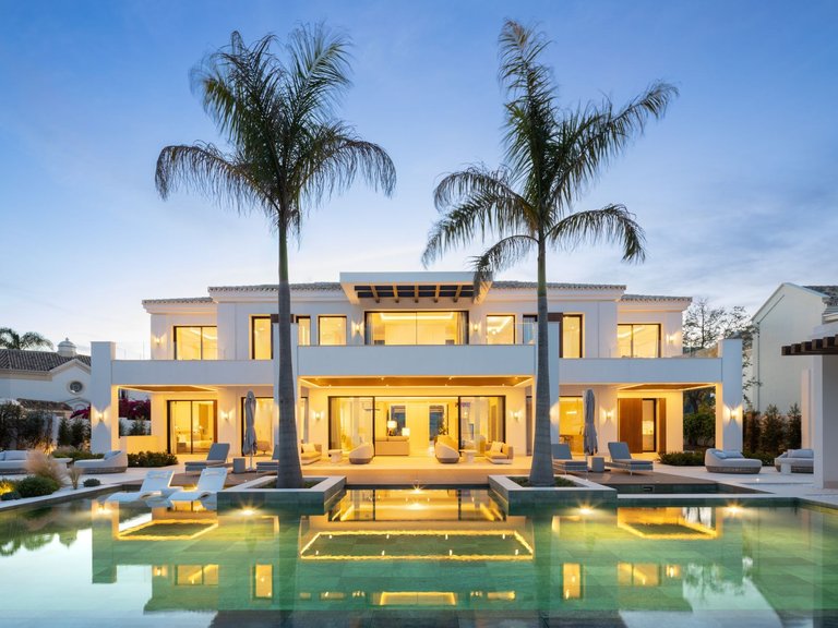 Apartment for Sale  in Marbella, Malaga 40