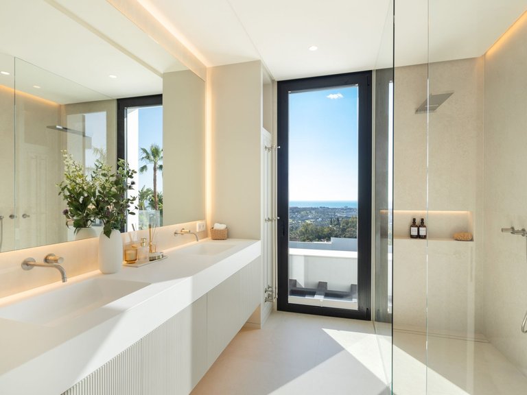 Apartment for Sale  in Marbella, Malaga 28