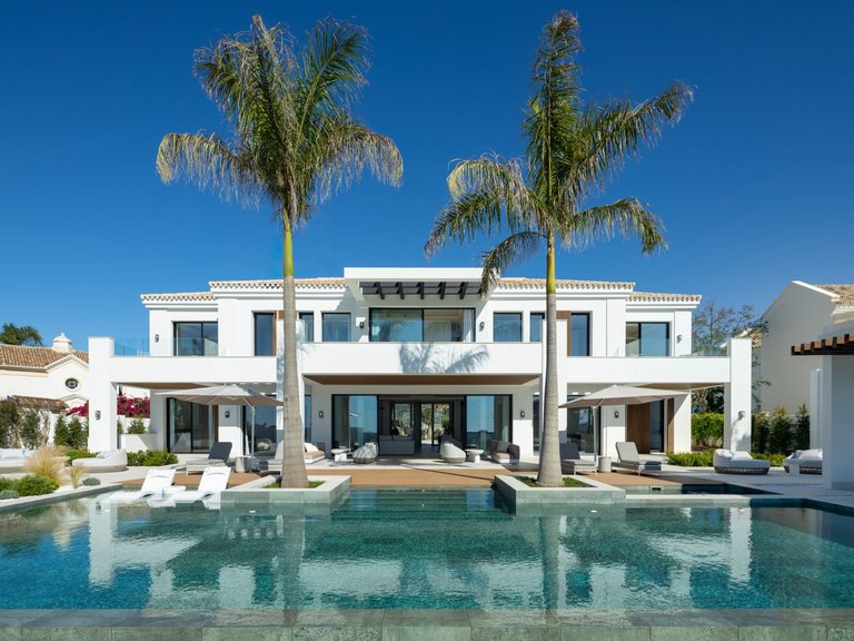 Apartment for Sale  in Marbella, Malaga 1