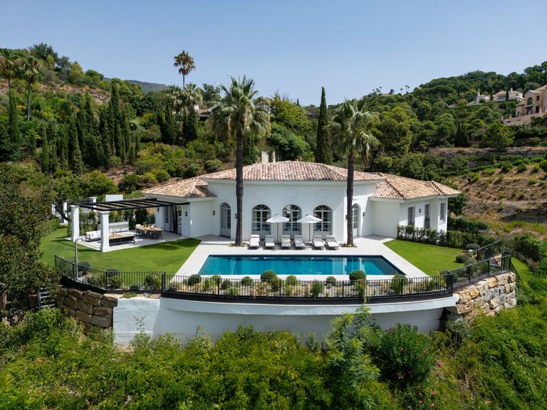 Apartment for Sale  in Marbella, Malaga 1