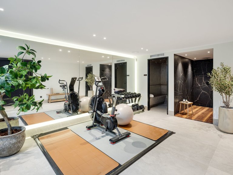 Apartment for Sale  in Marbella, Malaga 30