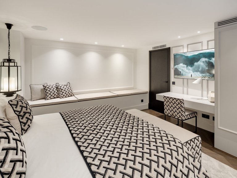 Apartment for Sale  in Marbella, Malaga 28
