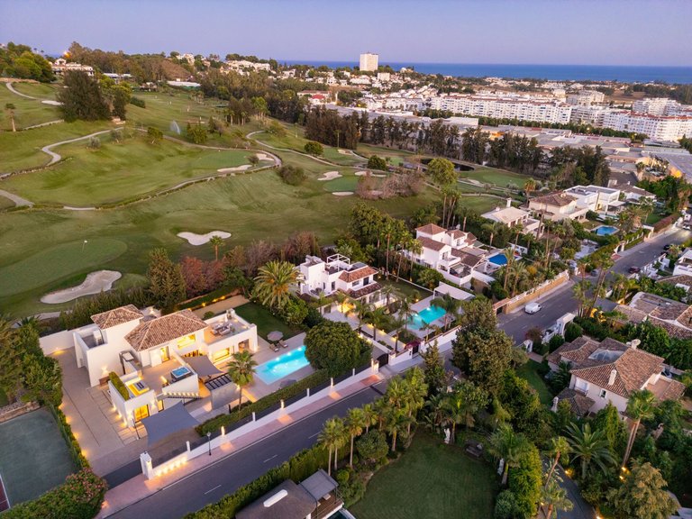 Apartment for Sale  in Marbella, Malaga 42
