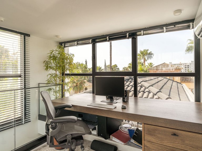 Apartment for Sale  in Marbella, Malaga 27