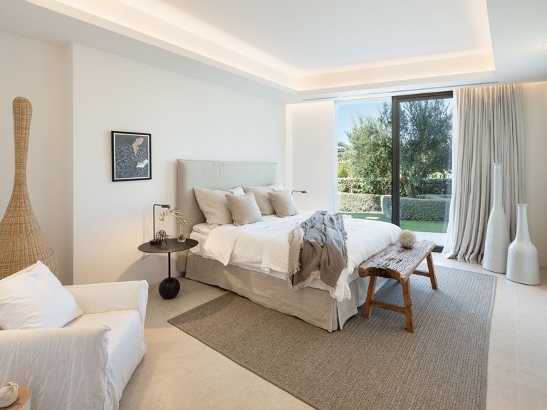 Apartment for Sale  in Marbella, Malaga 30