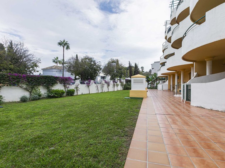 Apartment for Sale  in Marbella, Malaga 44
