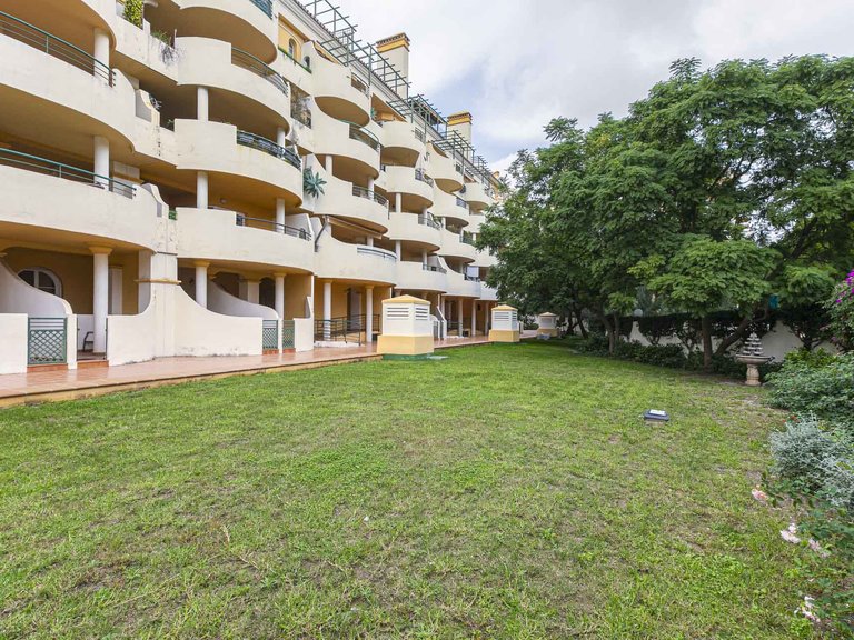 Apartment for Sale  in Marbella, Malaga 45