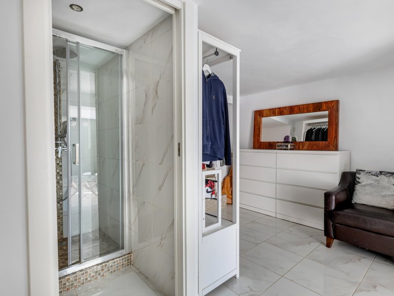 Apartment for Sale  in Marbella, Malaga 32