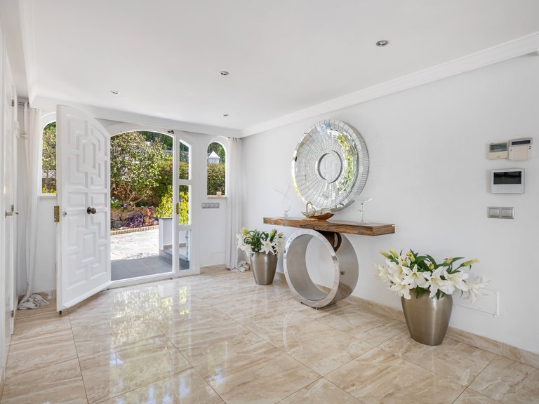 Apartment for Sale  in Marbella, Malaga 10