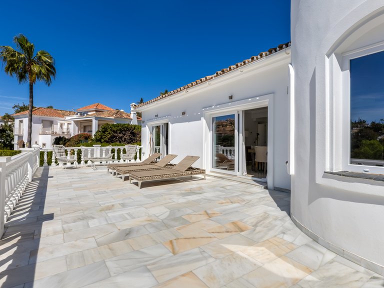 Apartment for Sale  in Marbella, Malaga 25