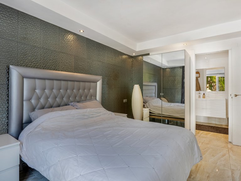 Apartment for Sale  in Marbella, Malaga 39