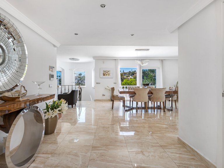 Apartment for Sale  in Marbella, Malaga 9
