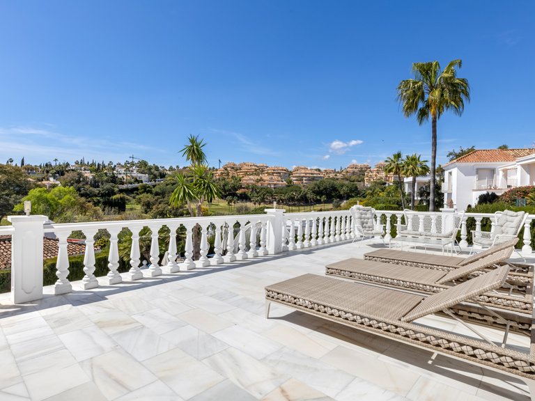 Apartment for Sale  in Marbella, Malaga 5