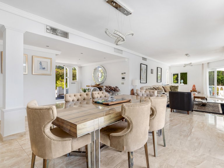 Apartment for Sale  in Marbella, Malaga 11