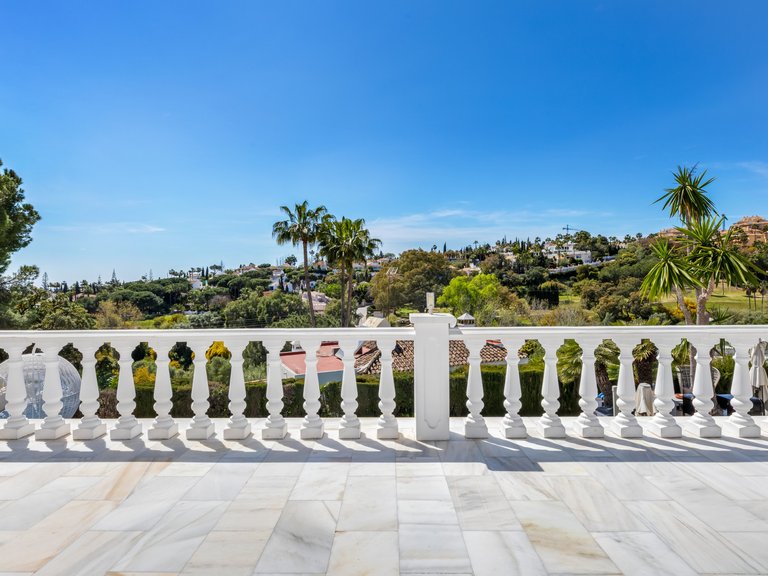 Apartment for Sale  in Marbella, Malaga 24