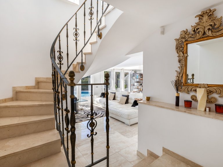 Apartment for Sale  in Marbella, Malaga 37
