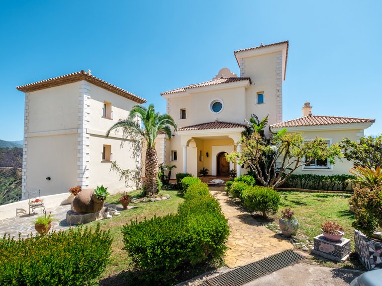 Apartment for Sale  in Estepona, Malaga 30