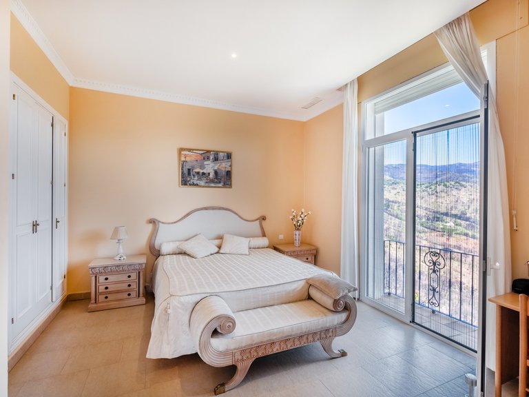 Apartment for Sale  in Estepona, Malaga 8