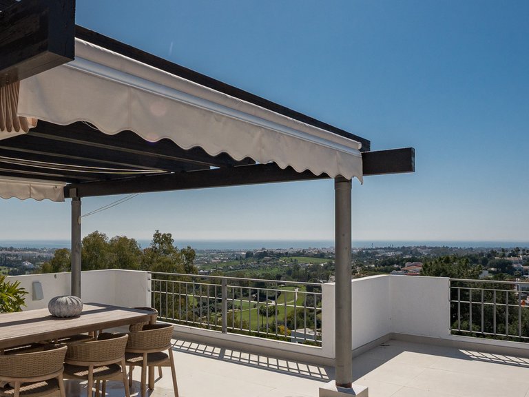 Apartment for Sale  in Benahavis, Malaga 1