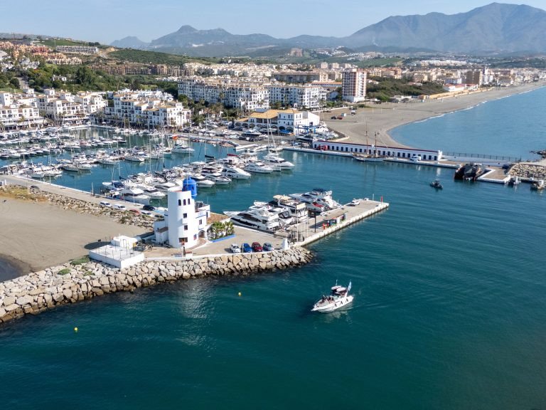 Apartment for Sale  in Marbella, Malaga 12