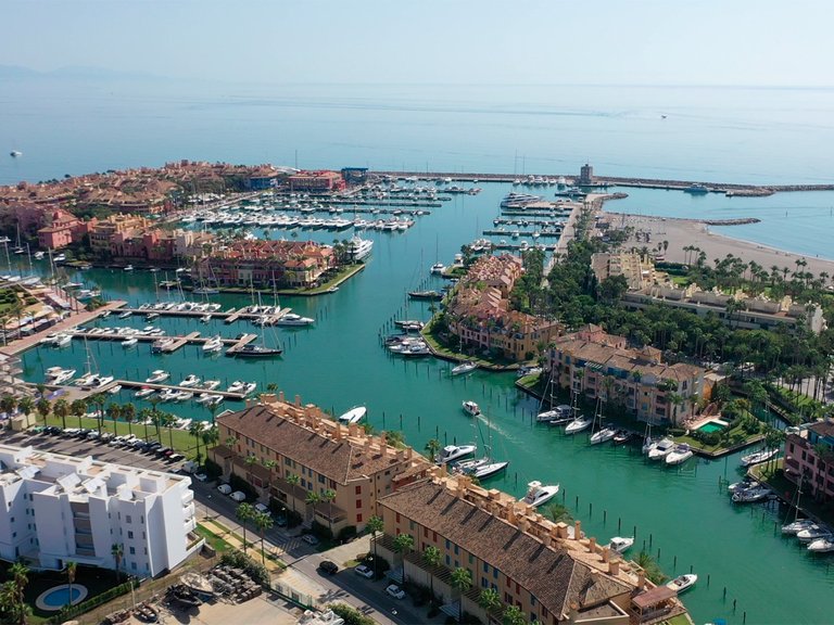 Apartment for Sale  in Marbella, Malaga 15