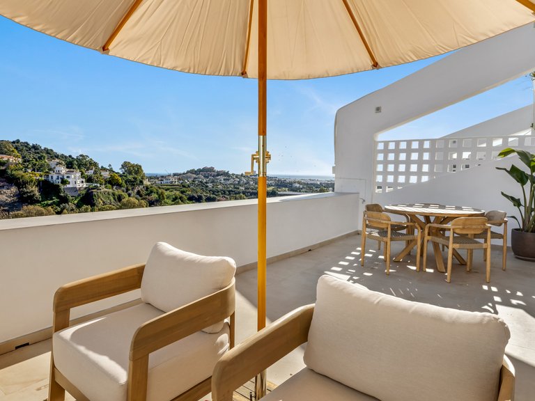 Apartment for Sale  in Benahavis, Malaga 1