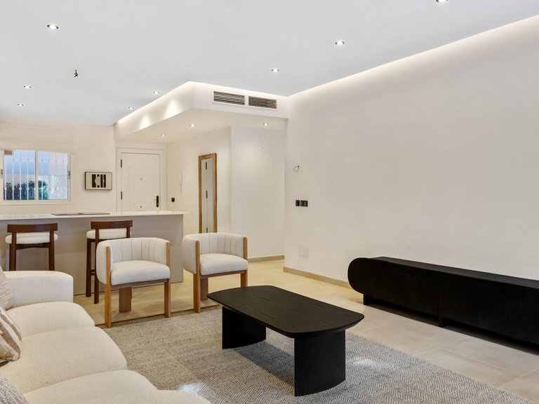 Apartment for Sale  in Marbella, Malaga 31