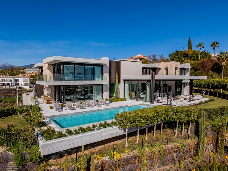 Apartment for Sale  in Benahavis, Malaga 1