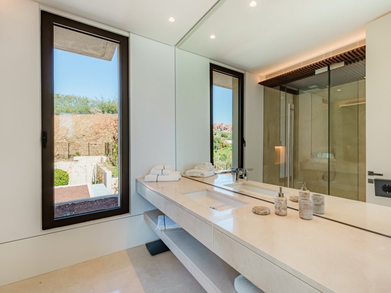 Apartment for Sale  in Benahavis, Malaga 19