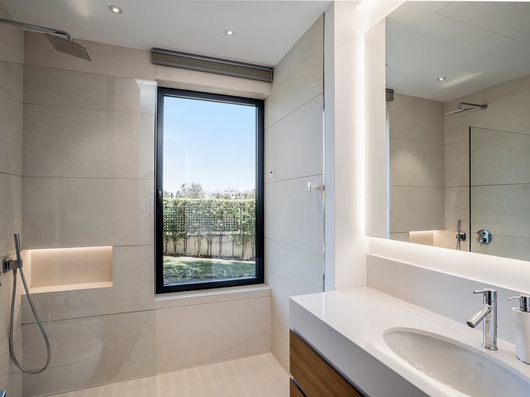 Apartment for Sale  in Marbella, Malaga 21
