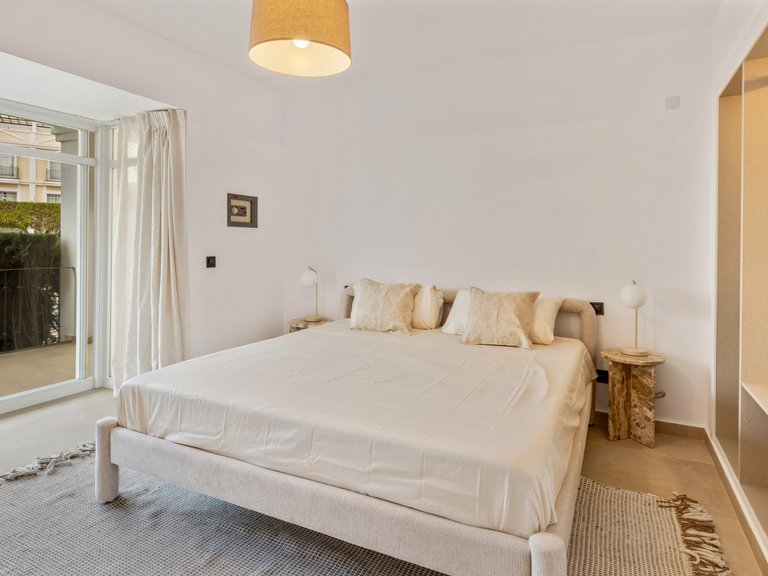 Apartment for Sale  in Marbella, Malaga 28