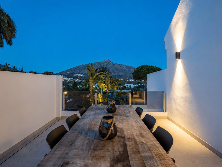 Apartment for Sale  in Marbella, Malaga 30