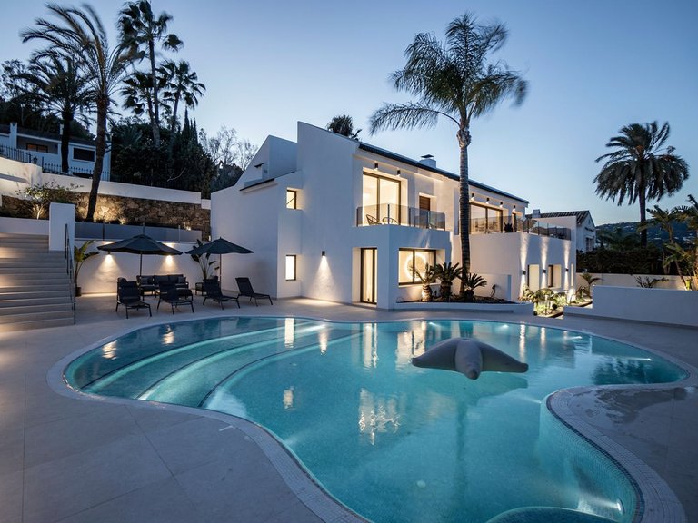 Apartment for Sale  in Marbella, Malaga 27