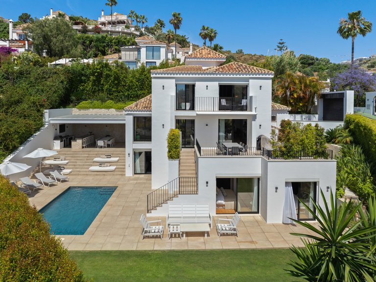 Apartment for Sale  in Marbella, Malaga 1