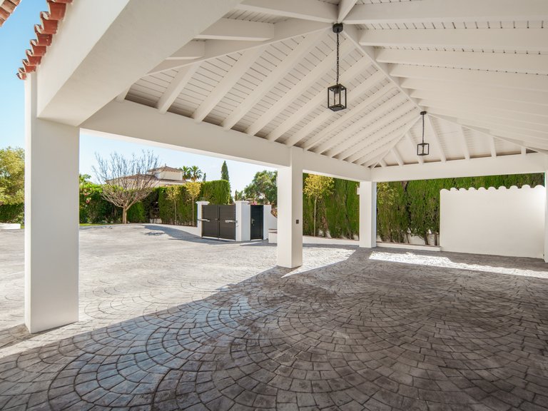 Apartment for Sale  in Benahavis, Malaga 32