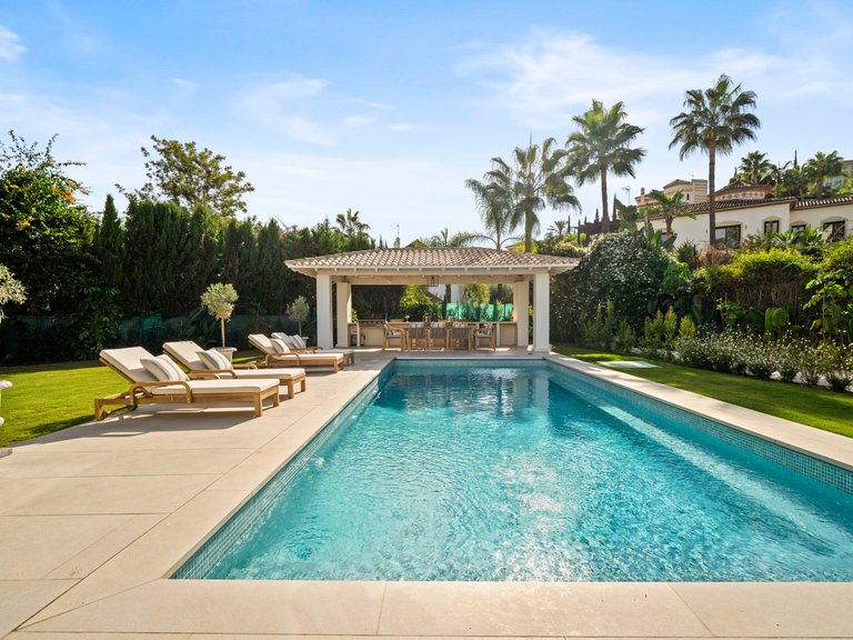 Apartment for Sale  in Benahavis, Malaga 5