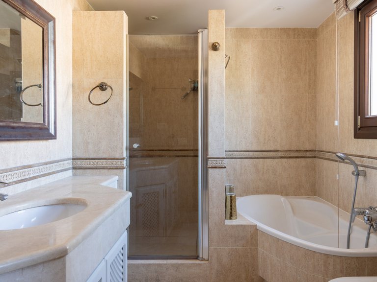 Apartment for Sale  in Marbella, Malaga 23