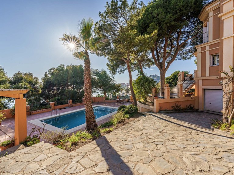 Apartment for Sale  in Malaga, Malaga 31