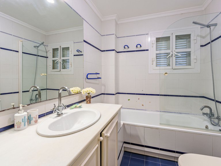 Apartment for Sale  in Malaga, Malaga 25