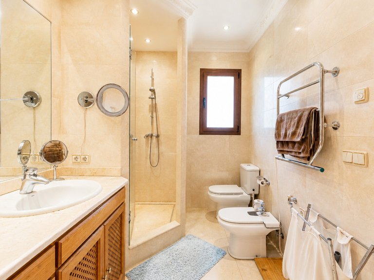 Apartment for Sale  in Benahavis, Malaga 30