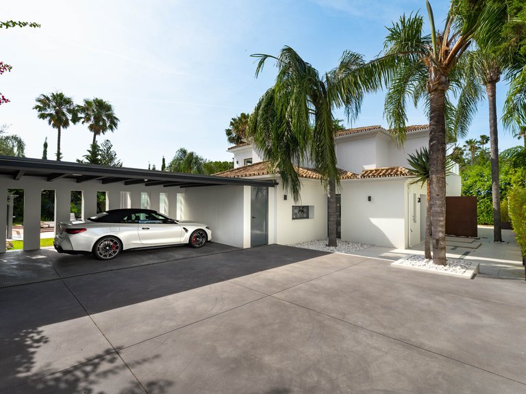 Apartment for Sale  in Marbella, Malaga 35